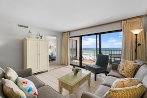 Living Area with Gulf Views