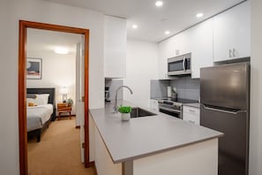 Fully Equipped Kitchen w/ Stainless Steel Appliances