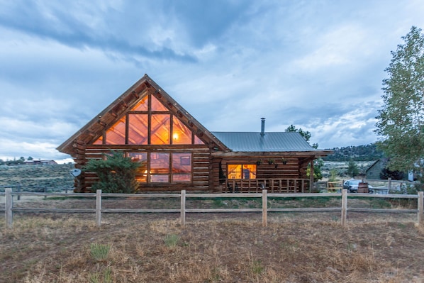 Front of Log House with spectacular views!