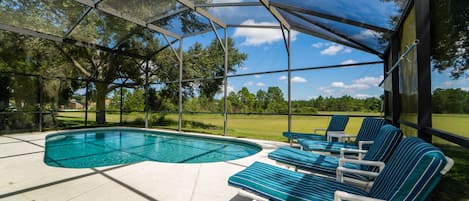 Screened-in pool deck