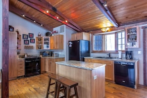 Kitchen with Seating for 2 at the Counter