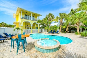 Best Entertaining Back Yard on Siesta Key