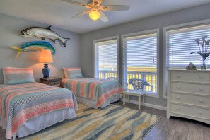 Second bedroom. - Well-appointed second bedroom with lots of natural lighting from large windows