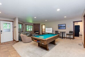 Downstairs Game Room w/ TV