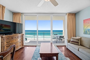 Living Area with Direct Beach and Gulf Views