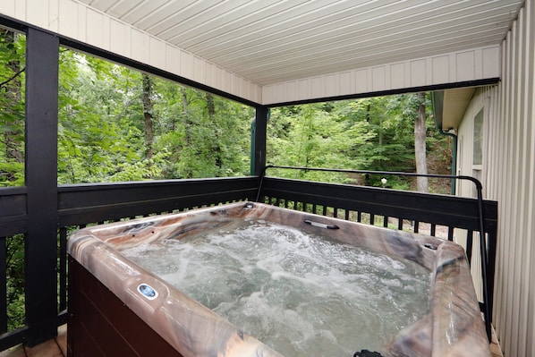 Bain à remous extérieur
