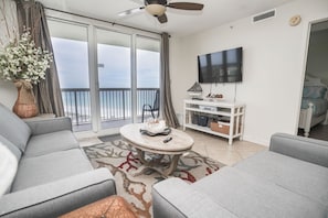 Living Area with Direct Beach & Gulf Views