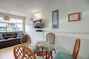 Dining area - Quaint dining space with beach themes