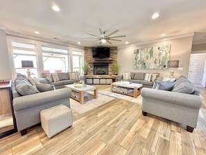 Main level living area. 2 sleeper sofas (Sleeps 4).