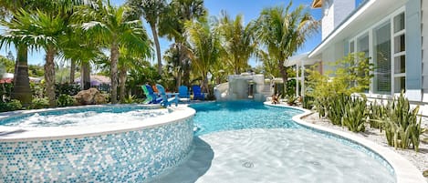 Sun Deck in pool perfect for tanning or kids