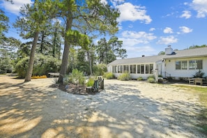 100’ wide front yard / driveway 