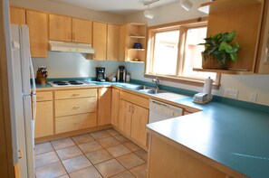 Fully Equipped Kitchen - The fully equipped kitchen has everything the guests will need for their stay.