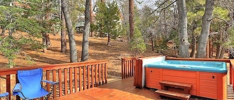 Spa with Forest Views - Spend the day relaxing and entertaining, or imagine sitting in a hot spa on a cool Big Bear night, gazing at the stars. This is where Big Bear moments are made.