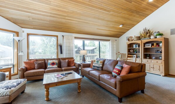 Living Room-Reverse Living