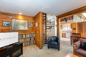 Living Room w/ TV