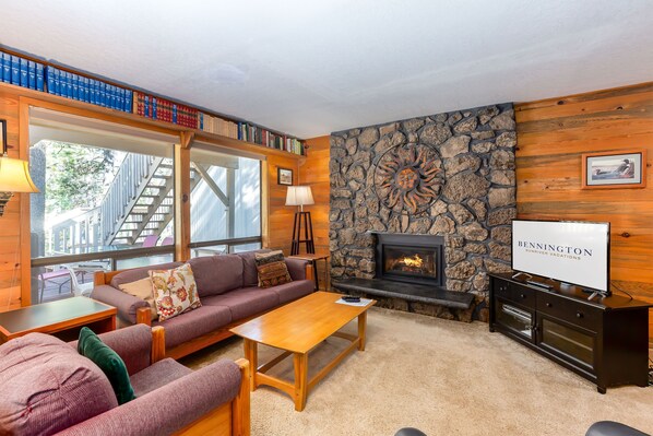 Living Room w/ Gas Fireplace and TV