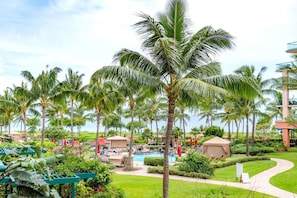 Wide span views of beautiful Honua Kai grounds!