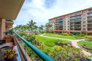 Large balcony perfect for entertaining     HKK-209