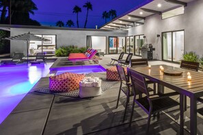 Mid-Century Modern Meets 2023 Architecture on Huge 10,000 Square Foot Walled and Gated Lot