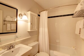 Needle Rush Point A33 Master Bath
