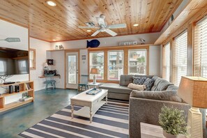 Indoor - Living area ready for you to entertain and make memories