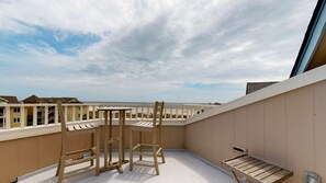 Crows nest view of ocean (must use spiral stairs to access)