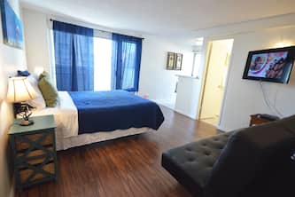 Kuhio Village 803A - Waikiki Private Getaway - 2 mins to Waikiki Beach