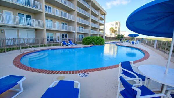 Edgewater Pool - Heated During Colder Seasons!