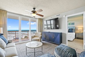 Living Area with Direct Beach and Gulf Views