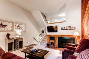 Living Room, Winterpoint 22, Breckenridge Vacation Rental
