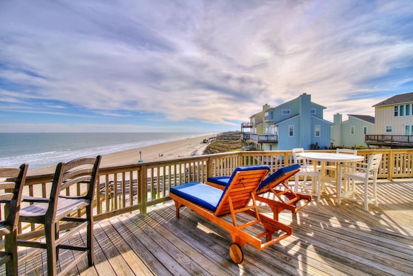Balcony seating - Beachfront Balcony Seating