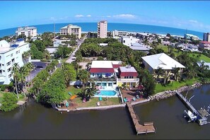 Aerial view. You can see the ocean is in very close wlaking distance.