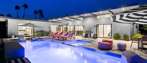 Palms at Park, Villa 14. Mid-Century Modern Meets 2023 Architecture on Huge 10,000 Square Foot Walled and Gated Lot