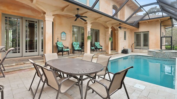 Fabulous Lanai Pool Area with Hot Tub