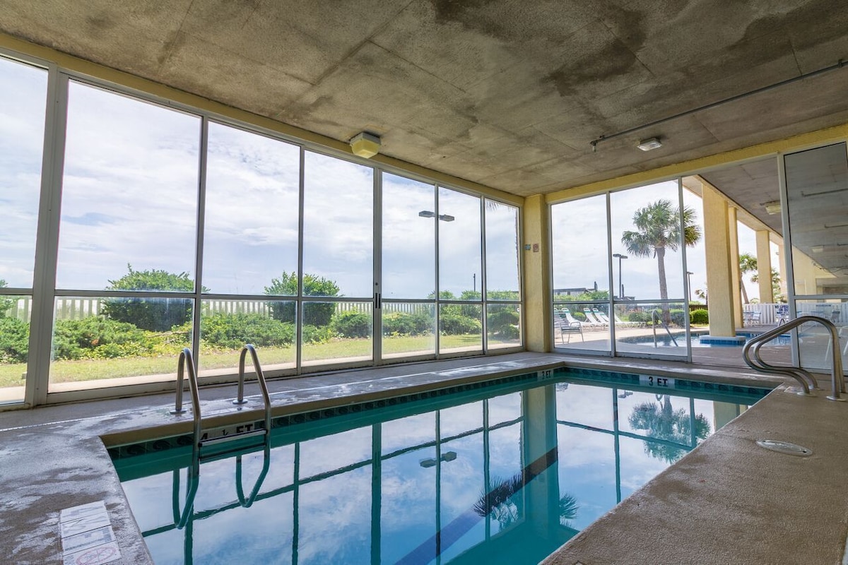 Open Weeks Discount! Sunrise Pointe 10G OceanFront*Indoor/Outdoor Pools*WiFi*