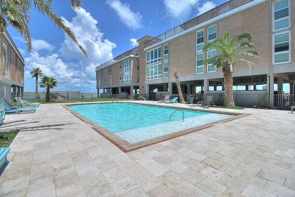 Community Pool - Inviting community pool for all ages