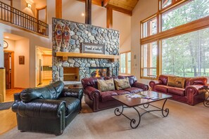 Living Room w/Gas Fireplace