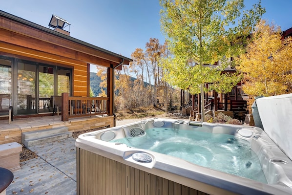 Bain à remous extérieur
