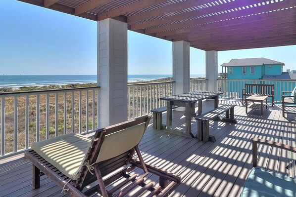 Outdoors - A perfect panoramic view of the ocean!