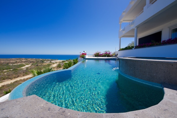 Pool - Infinity pool with infinite views.