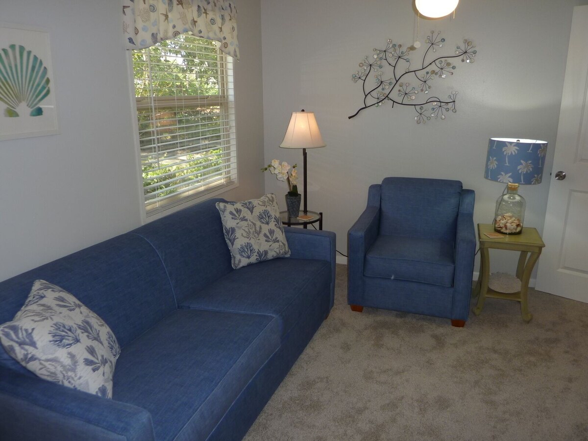 C-TURTLE DUPLEX 2 Bedroom 2 Bath Duplex