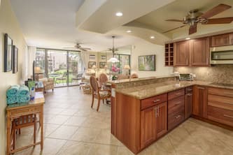 FULLY REMODELED-GROUND FLOOR CONVENIENCE-OCEAN VIEW-AC-METICULOUS CLEANING
