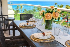 Ocean views served daily with every meal HKH-648