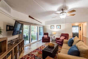 123 Forest Beach Villas - Living Room