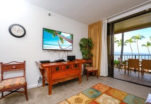 Watch palm trees sway through golden drapes?your island daydream starts just beyond the lanai    KS-258