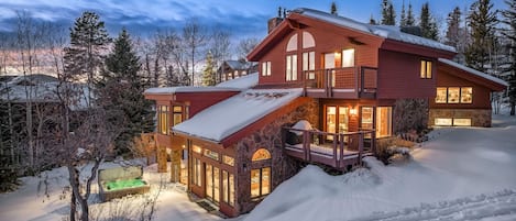 Snowy days at Trails Edge Lodge