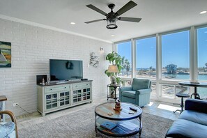 Indoor - Spacious Living Area With Beautiful open windows