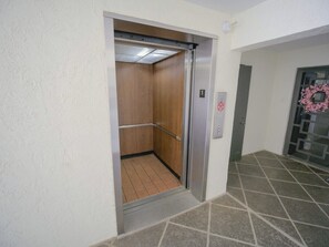 Elevator