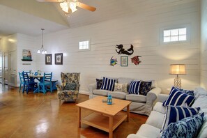 Living room - Spacious and cozy living room with a touch of beachside bliss