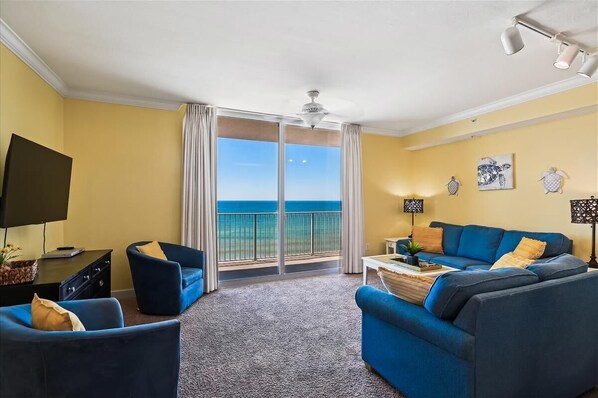 Spacious Coastal Retreat